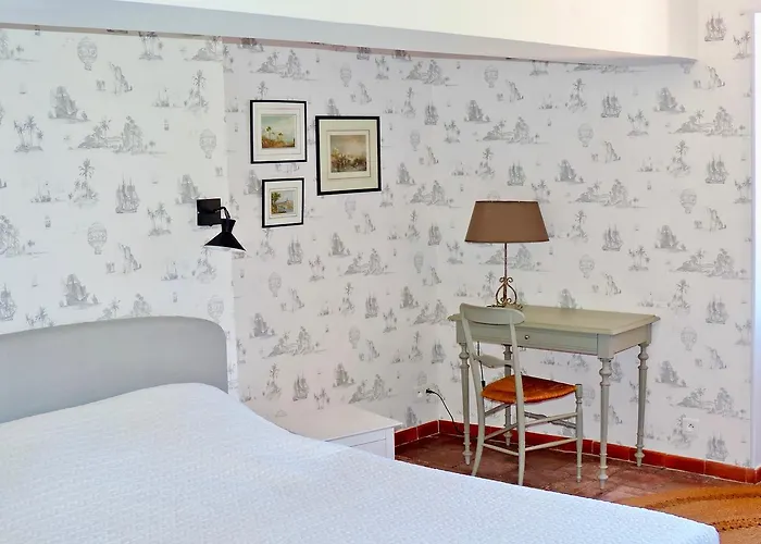 Bed and Breakfast Chateau De Jonquieres - Herault 3*